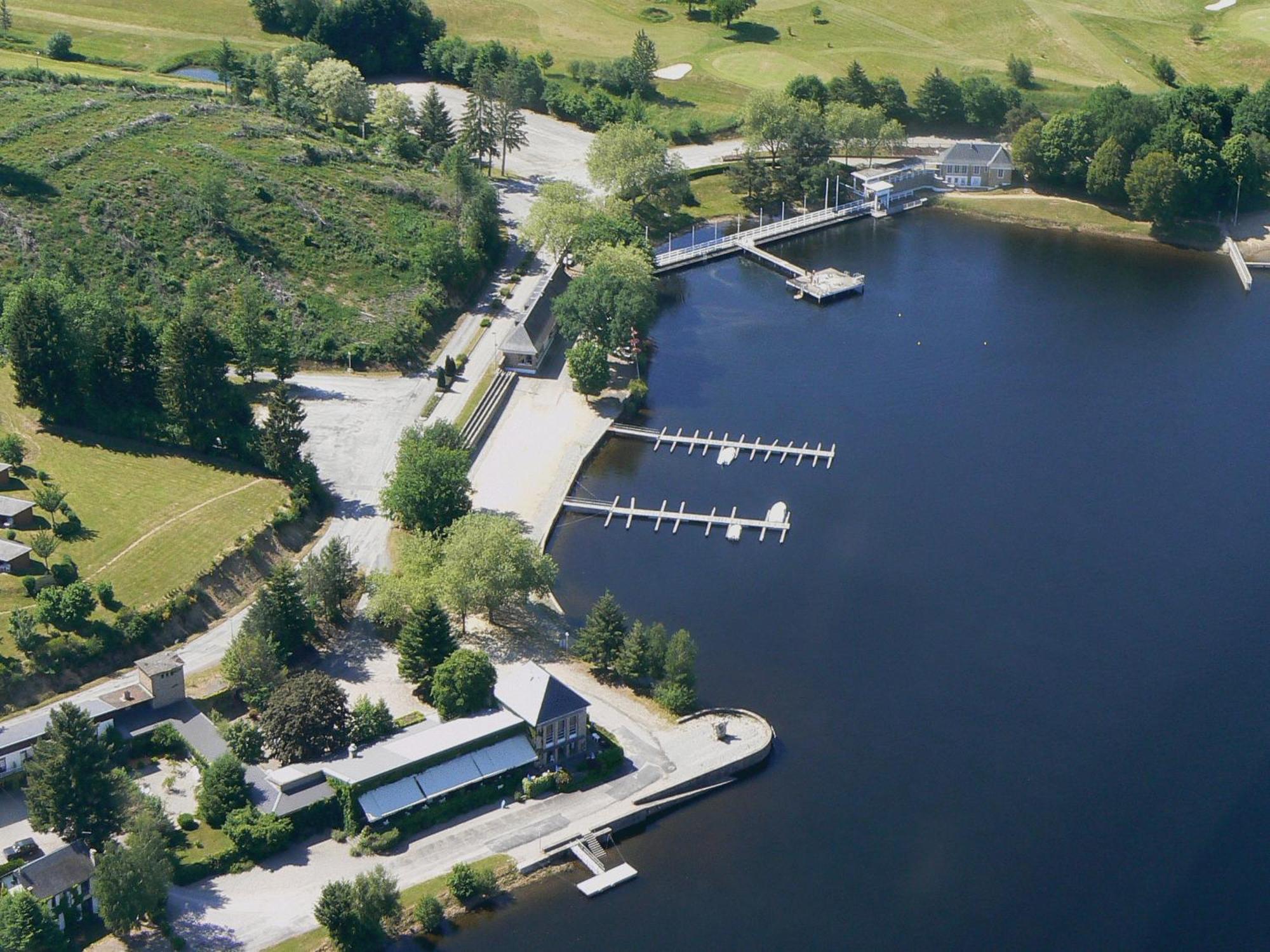 Logis Hotel Du Lac Neuvic  ภายนอก รูปภาพ