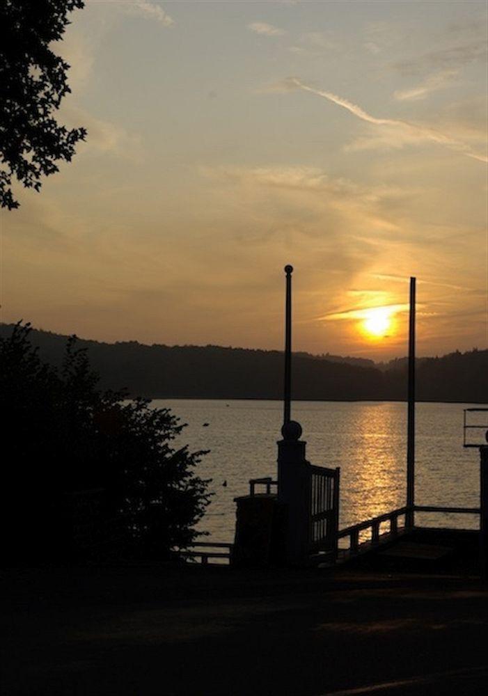 Logis Hotel Du Lac Neuvic  ภายนอก รูปภาพ