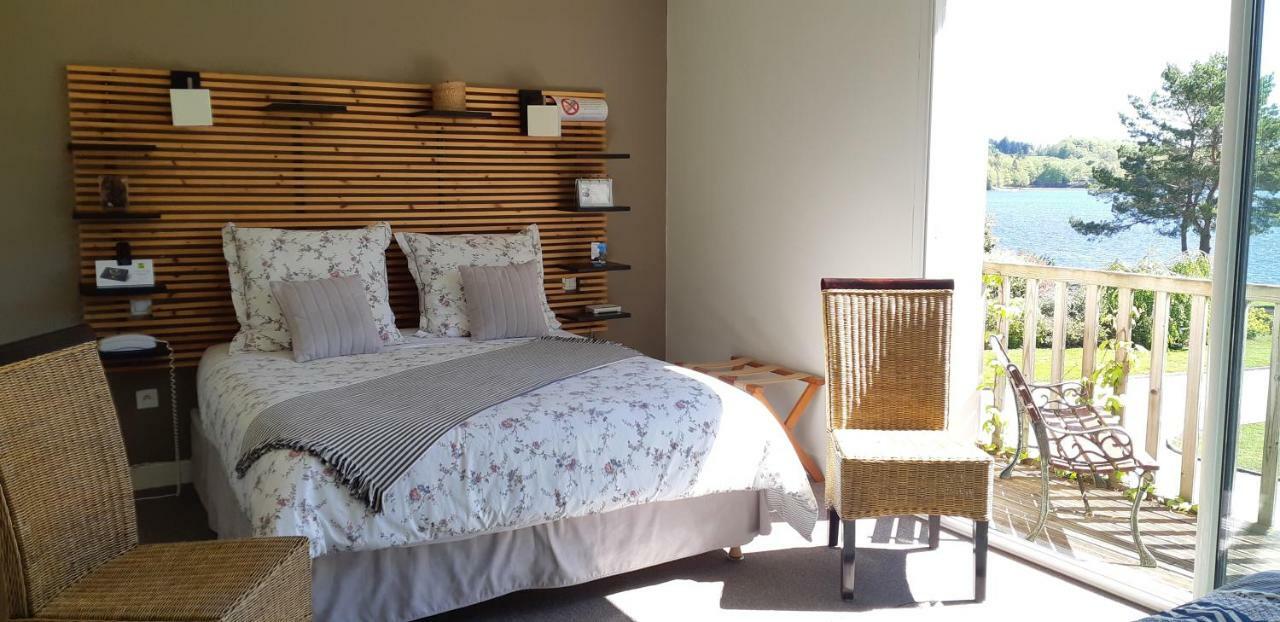 Logis Hotel Du Lac Neuvic  ภายนอก รูปภาพ